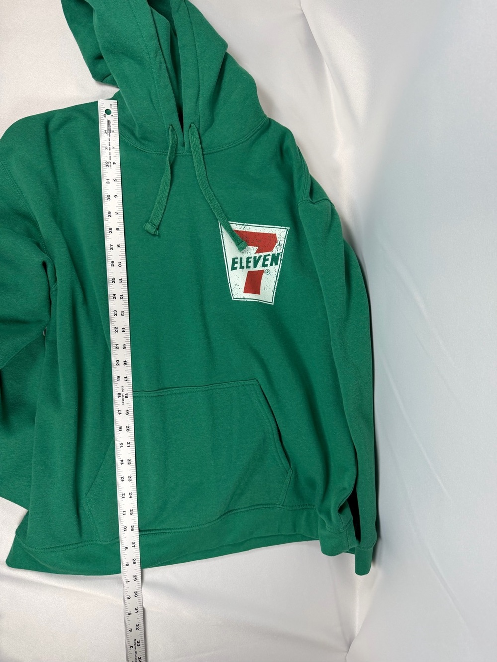 7‑Eleven Green Hoodie | Men’s XL | Logo Sweatshirt - Picture 6 of 6